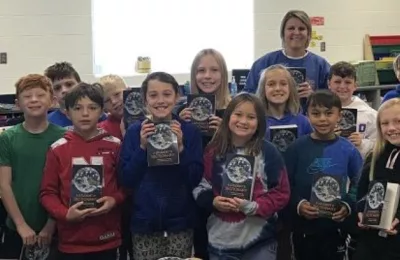 wahoo-kiwanis-dictionary-donation