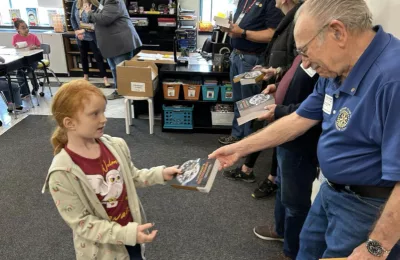 johnson-city-rotary-elks-dictionary-donation