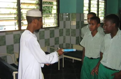 Dictionaries donated to Kenya