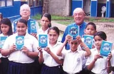 Yuma County Rotarian takes Dictionary Project to Costa Rica